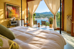 amor-boutique-hotel-villa-mi-primer-beso-sayulita-ocean-view-bed-king-size